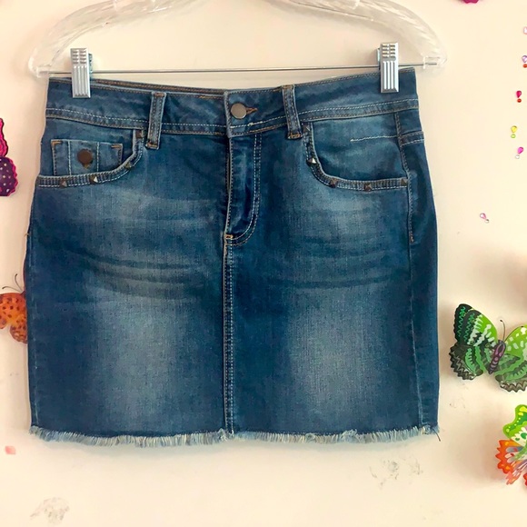 Dresses & Skirts - ❤️Koton ❤️great quality stretchy denim mini skirt